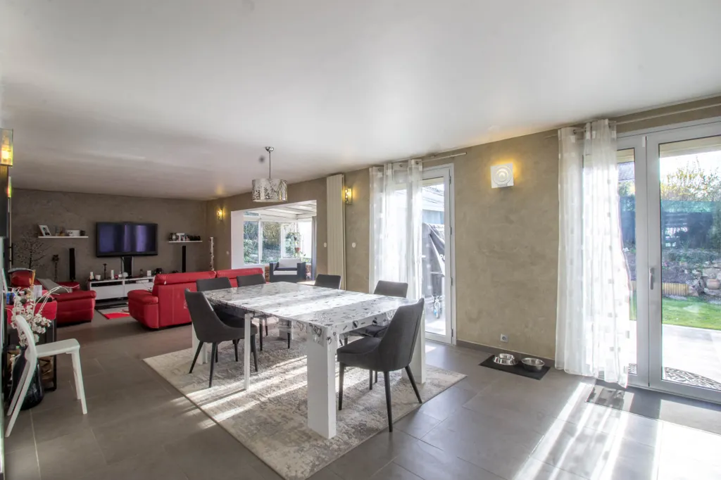 Sala da pranzo - Spacious House with Garden in Longjumeau