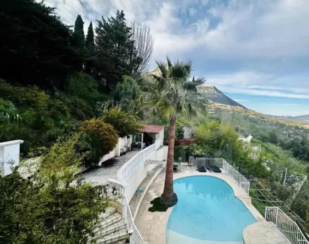 Piscine - Villa avec Vue Panoramique sur la Méditerranée à Vence