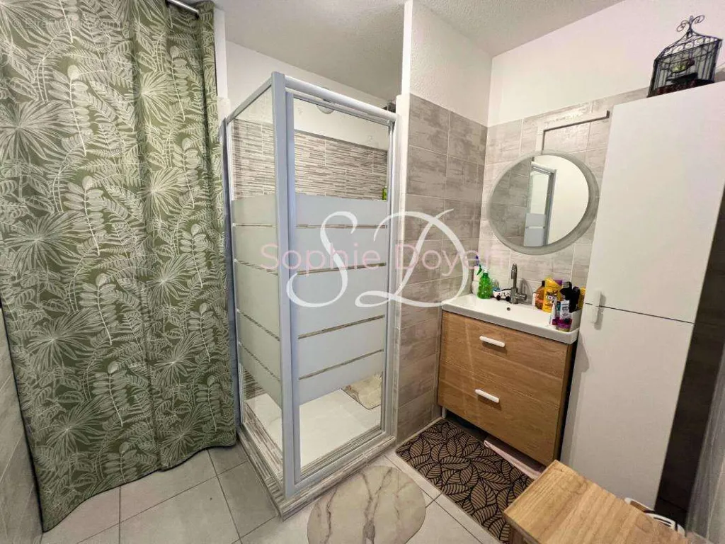 Vannitoad - Modern Apartment with Balcony in Saint-Cyprien