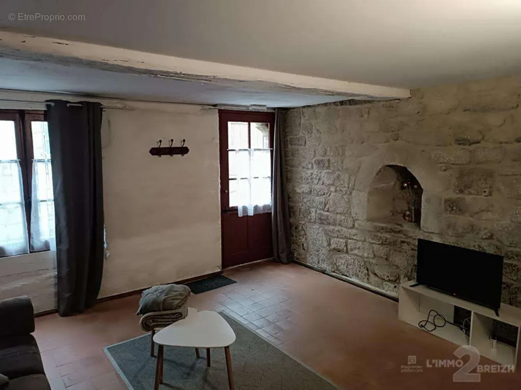 Elutuba - 16th Century Timber-Framed House in Guémené-sur-Scorff