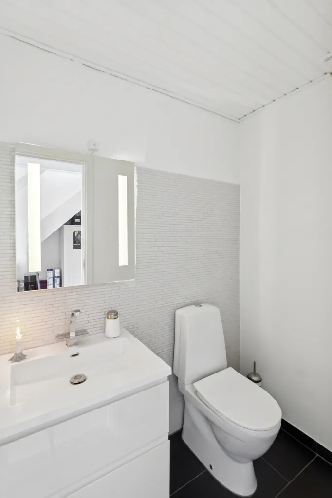Salles de bain - Villa with Øresund View in Ålsgårde