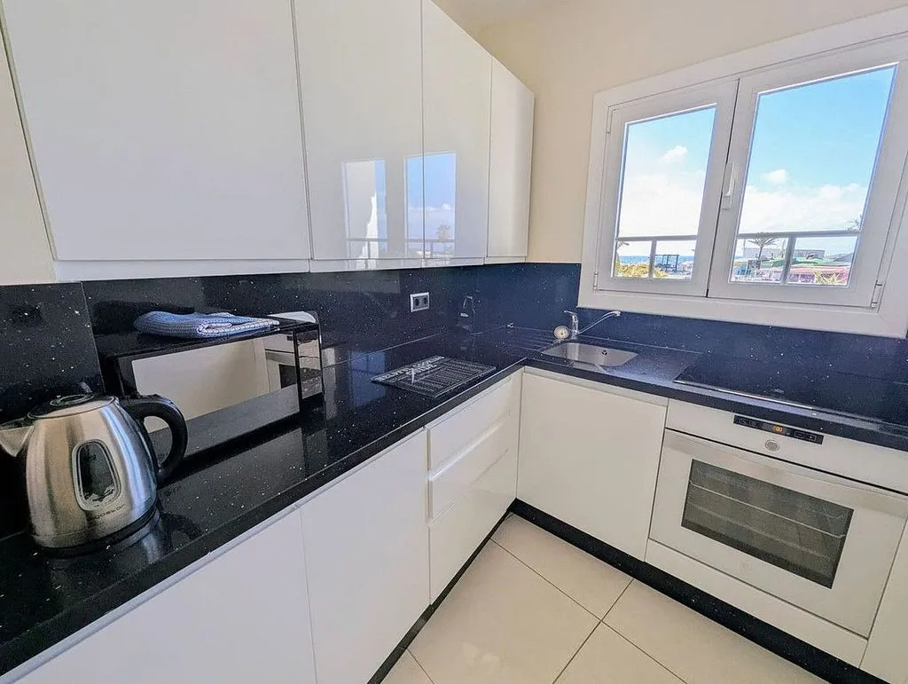 Köök - Penthouse with Pool in Puerto Cabopino
