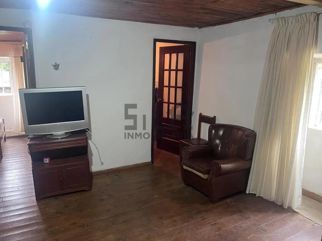 Séjour - Rustic Stone Chalet with Garden in Lobeira