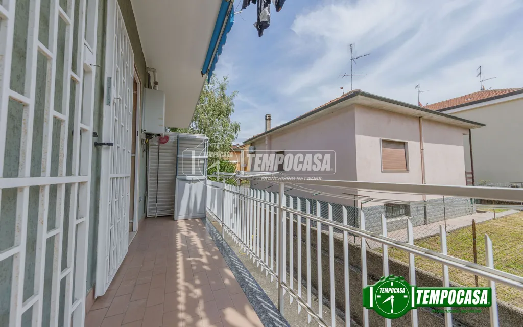 Balcone - Rustic 3-Bedroom Apartment in Pero