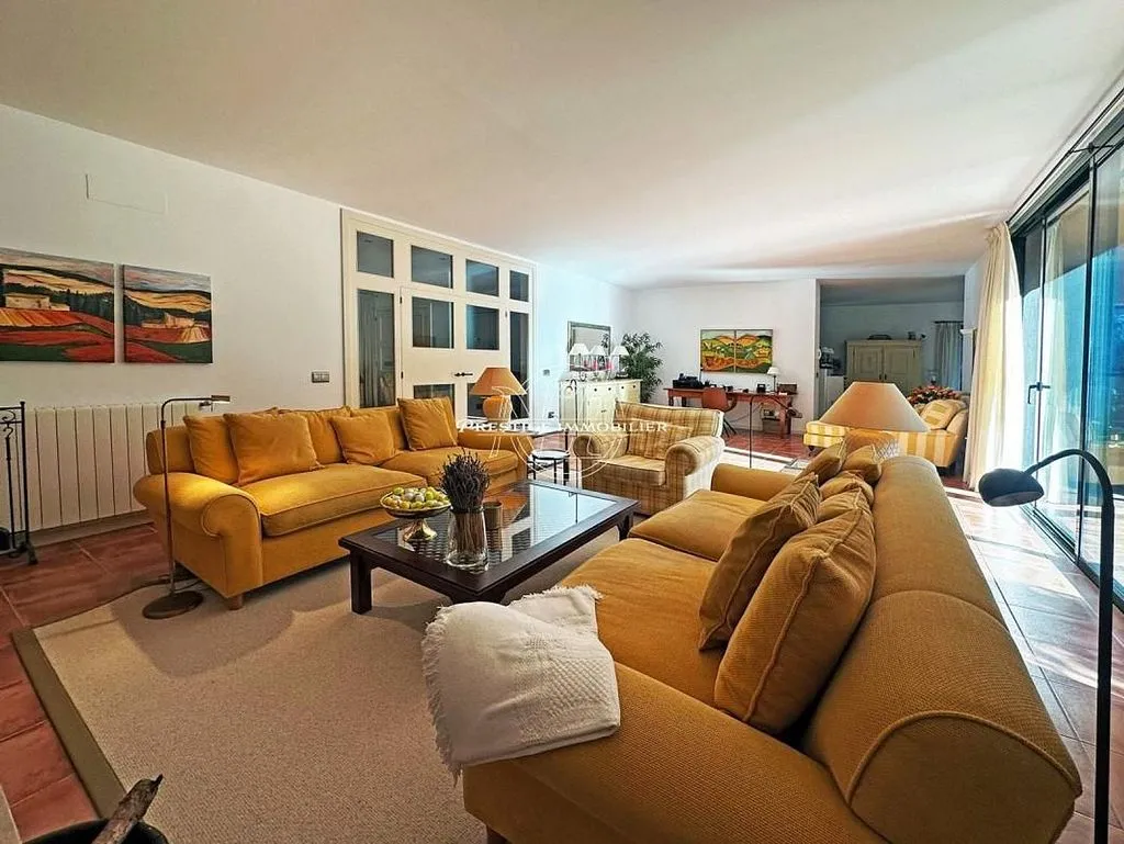 Séjour - Luxury Villa with Golf Views in Navata