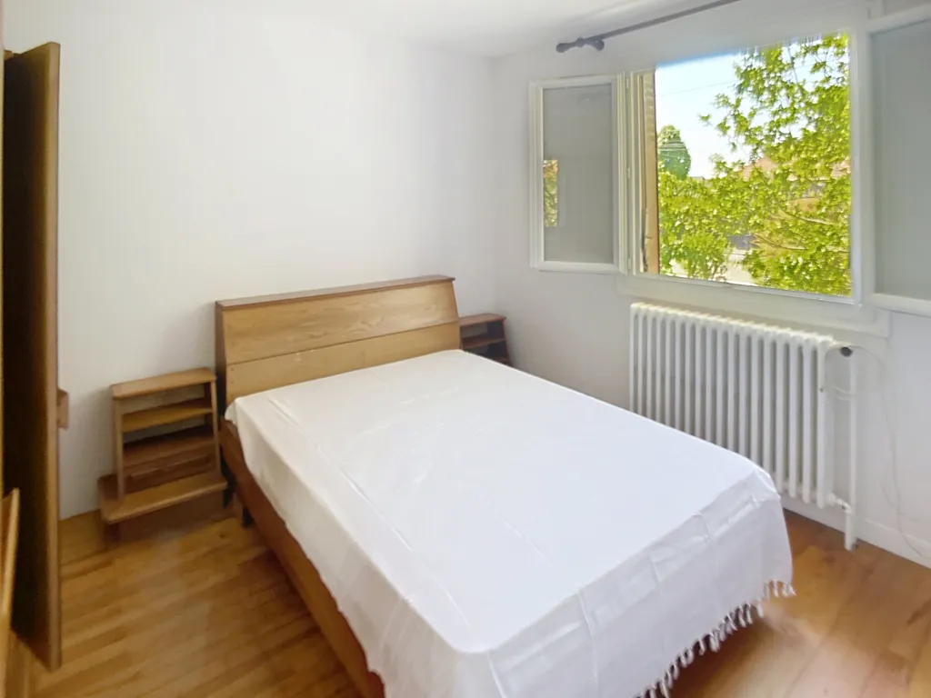 Bedrooms - House with Garden in Chavanoz