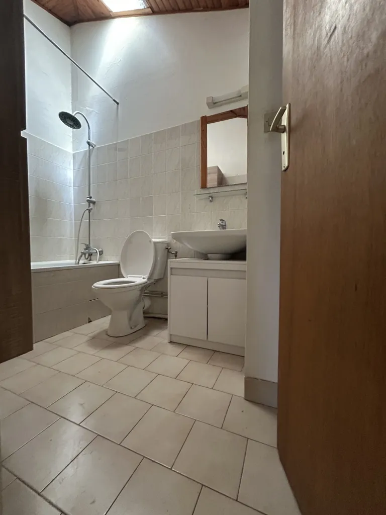 Salles de bain - Appartement F2 avec Jardin à Prades-le-Lez