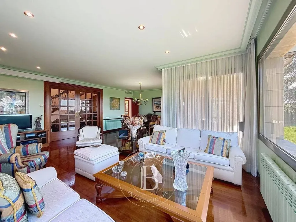 Elutuba - Luxury Villa with Pool in El Masnou