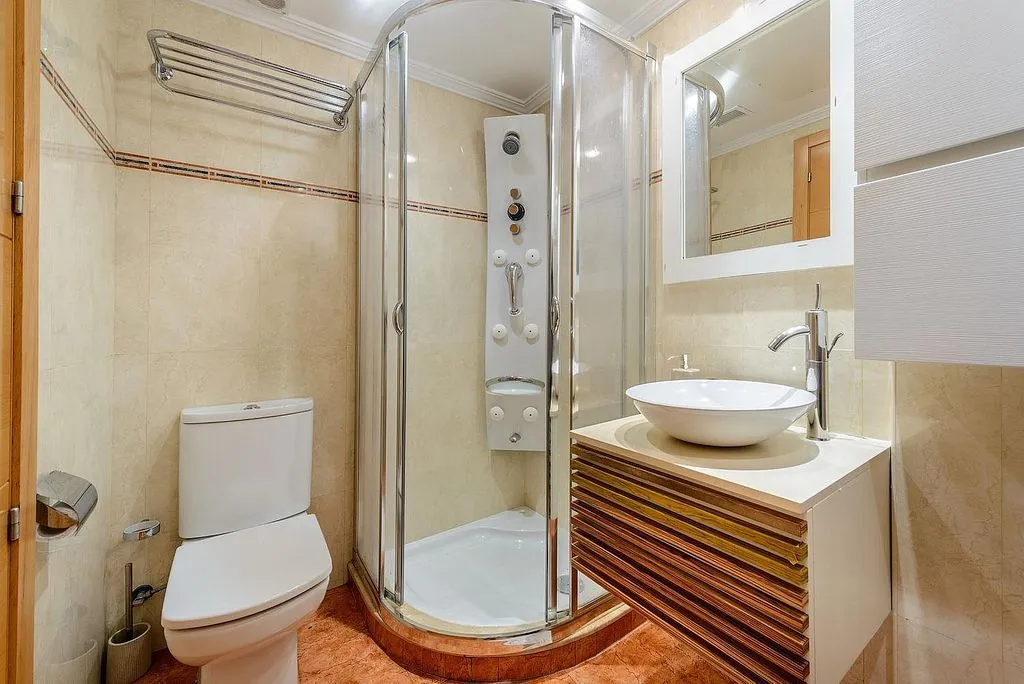 Salles de bain - Terraced House with Terrace in Talamanca