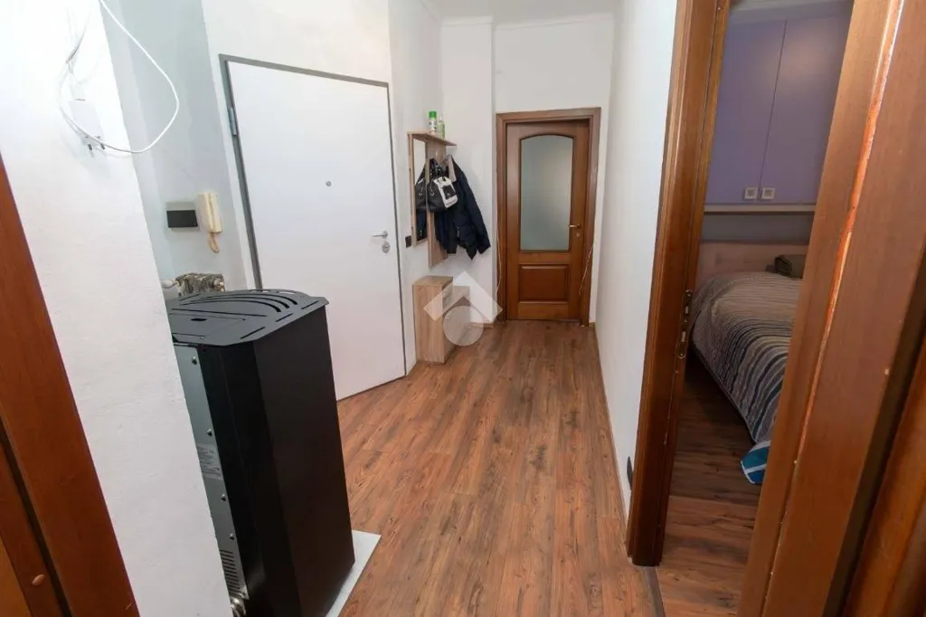 Entrée - Refurbished Apartment with Balcony in Leini