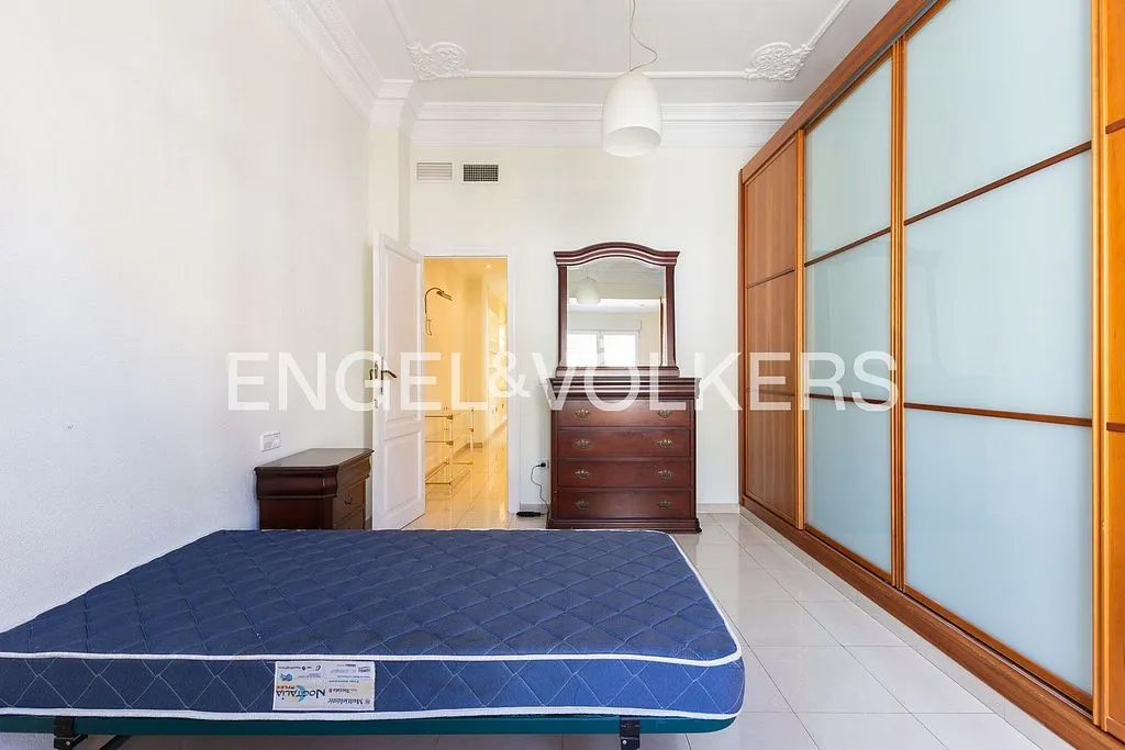 Chambres - Apartment with Balcony in Gran Vía, Valencia