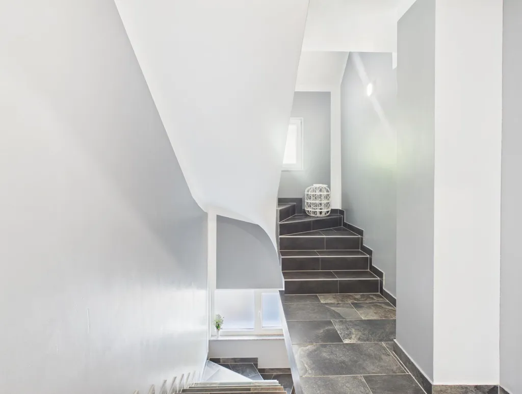hallway_entrance