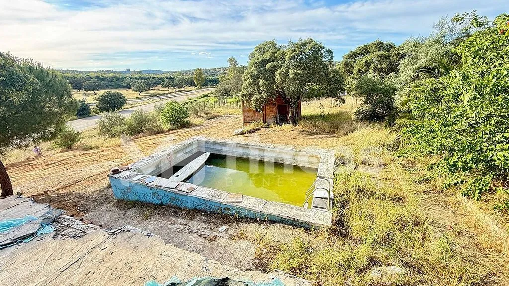 Bassein - Rustic Finca with Pool in El Ronquillo