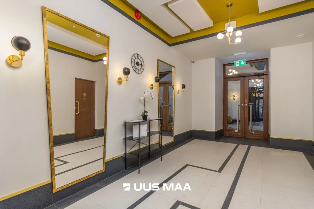 hallway_entrance