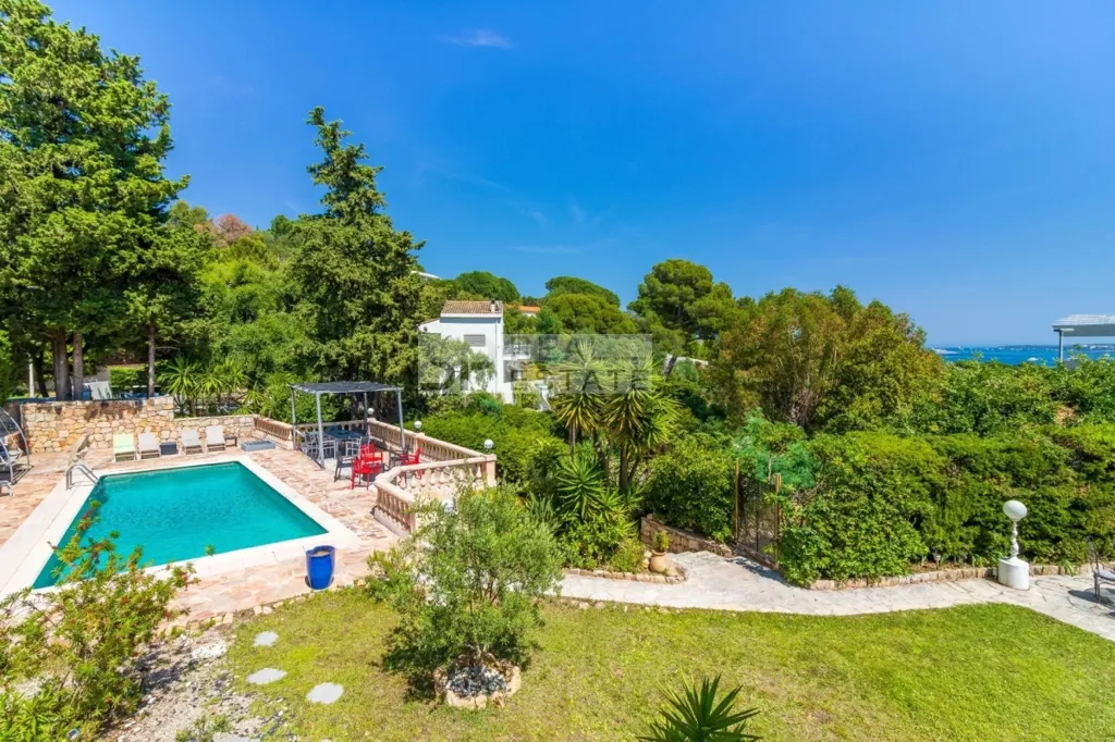 Piscina - Character Villa with Sea View in Cannes