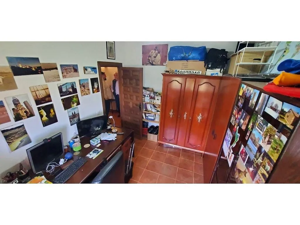 Bureau - Rustic House with Large Garden in Camarenilla