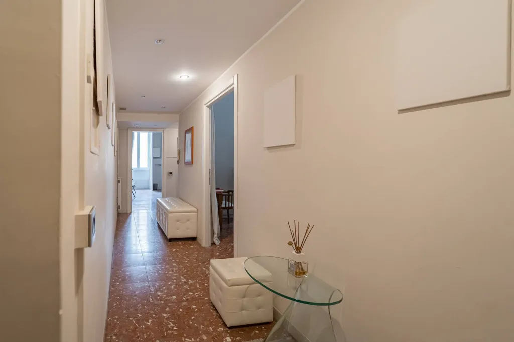Esik - Triplex with Double Exposure in Ludovisi, Rome