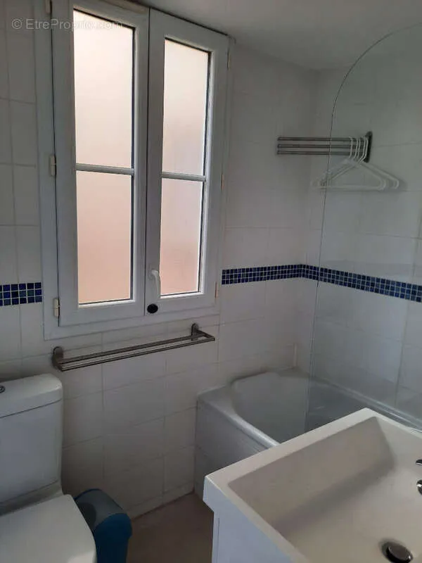 Salles de bain - Duplex Vue Tour Eiffel à Montparnasse