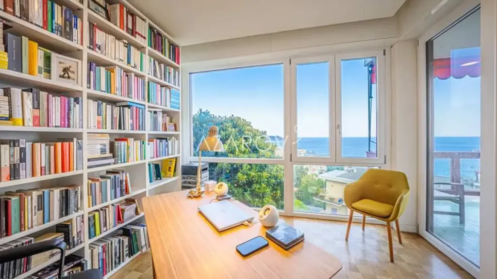 Bureau - Luxury Triplex with Sea View in Sanremo