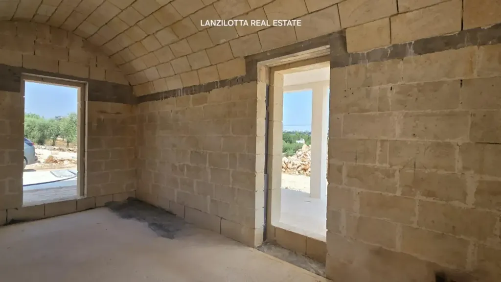 Pièces - Unfinished Villa with Pool in Ostuni