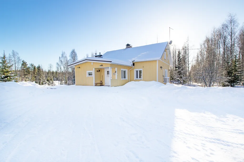 Extérieur - Rustic Timber House with Farmyard in Lastukoski