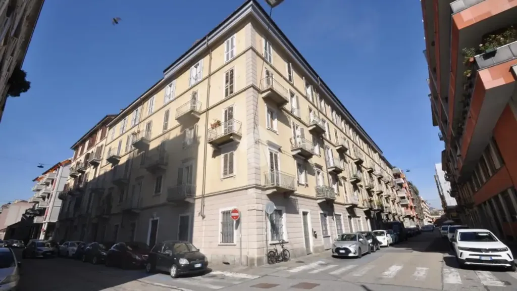 Außenansicht - Two-Bedroom Flat in Historic Building, Turin