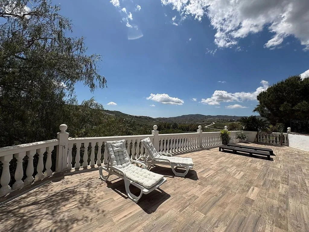 Terrass - Chalet with Pool and Terrace in La Viñuela