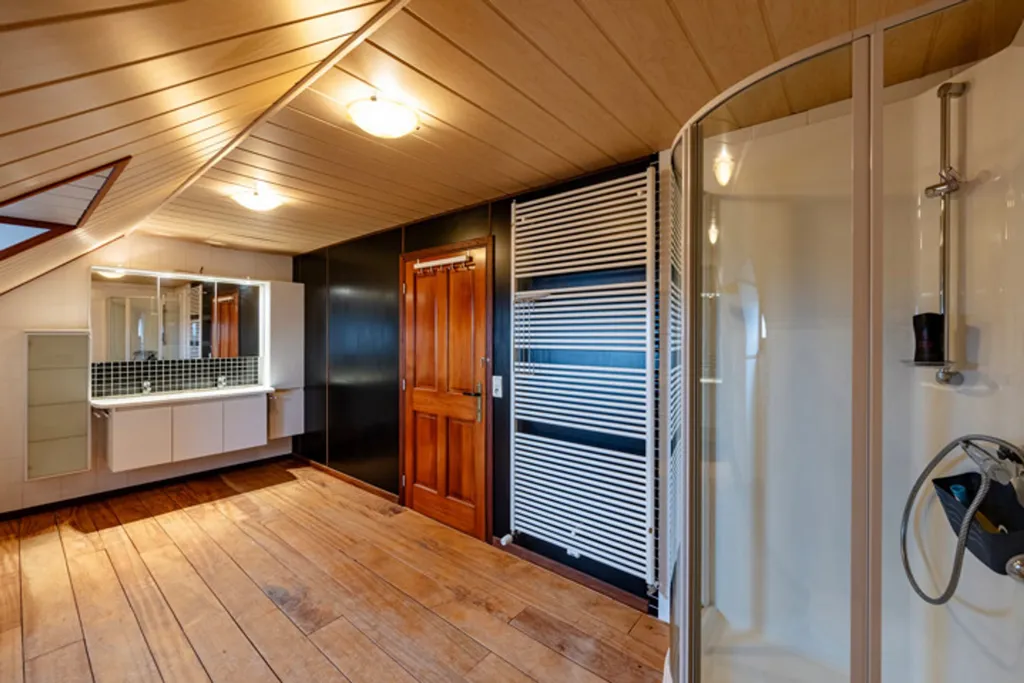 Salles de bain - Villa avec jardin et terrasse à Durbuy