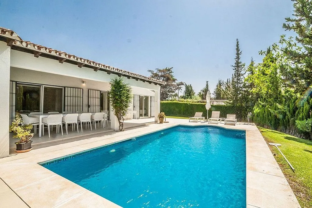 Piscine - Chalet with Pool in Casco Antiguo
