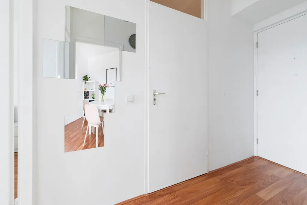 Entrée - Modern Corner Flat with Panoramic View in Haarlem