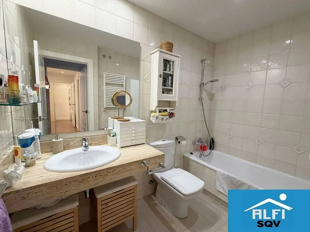Vannitoad - Modernised Flat with Garage in Gràcia, Sabadell