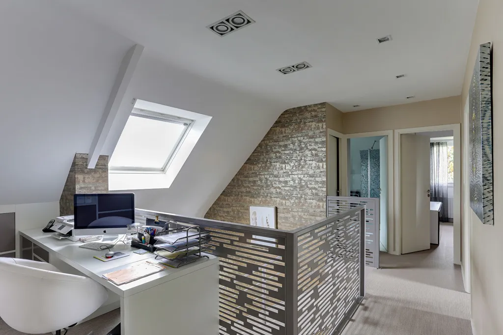 Kabinet - Renovated House with Pool in Vern Sur Seiche