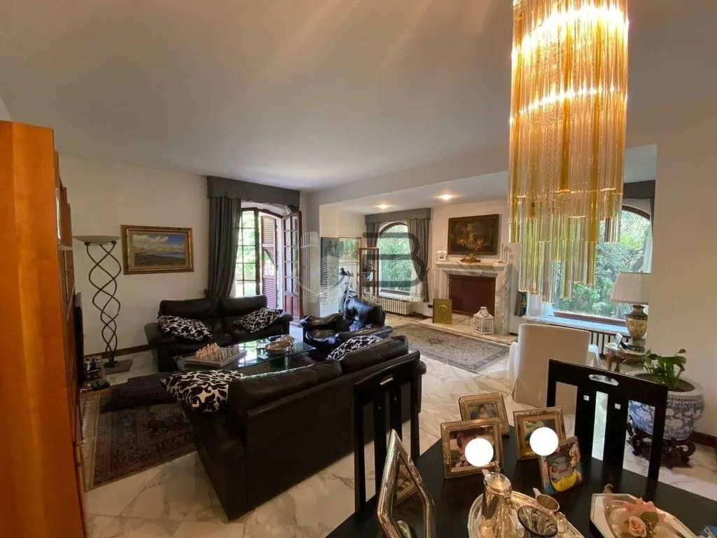 Soggiorno - Villa con giardino privato a Marina di Carrara