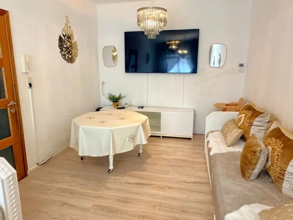 Séjour - Rijwoning Rénovée avec Terrasse à Anvers