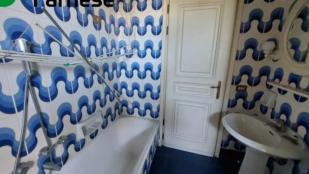 Salles de bain - Multi-Level Apartment near Stadio, Piacenza