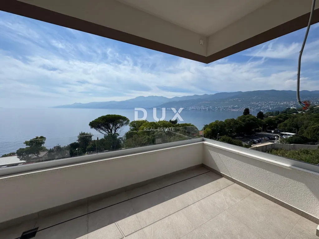 Rõdu - Penthouse with Sea View in Costabella
