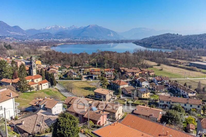 Contemporary Villa with Lake View in Alserio