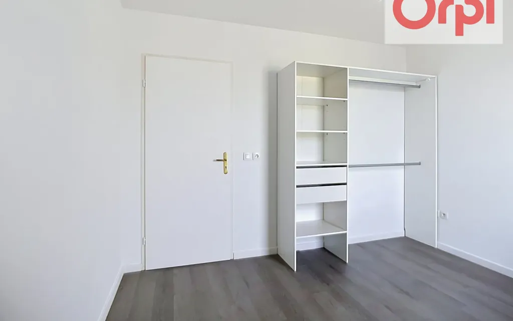Pièces - Appartement T2 Refait à Neuf avec Parking à Choisy-le-Roi