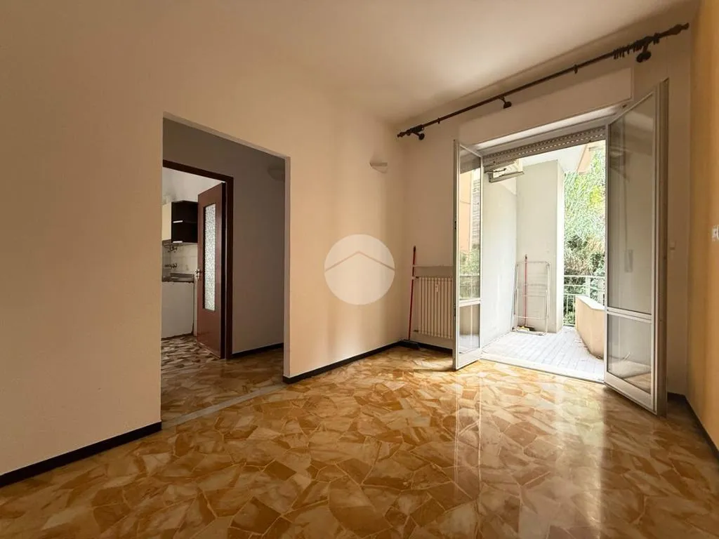 Elutuba - Spacious Flat with Balcony in Genoa