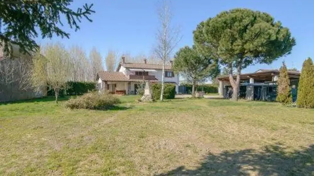 Aed - Rustic Villa with Garden near Mortara