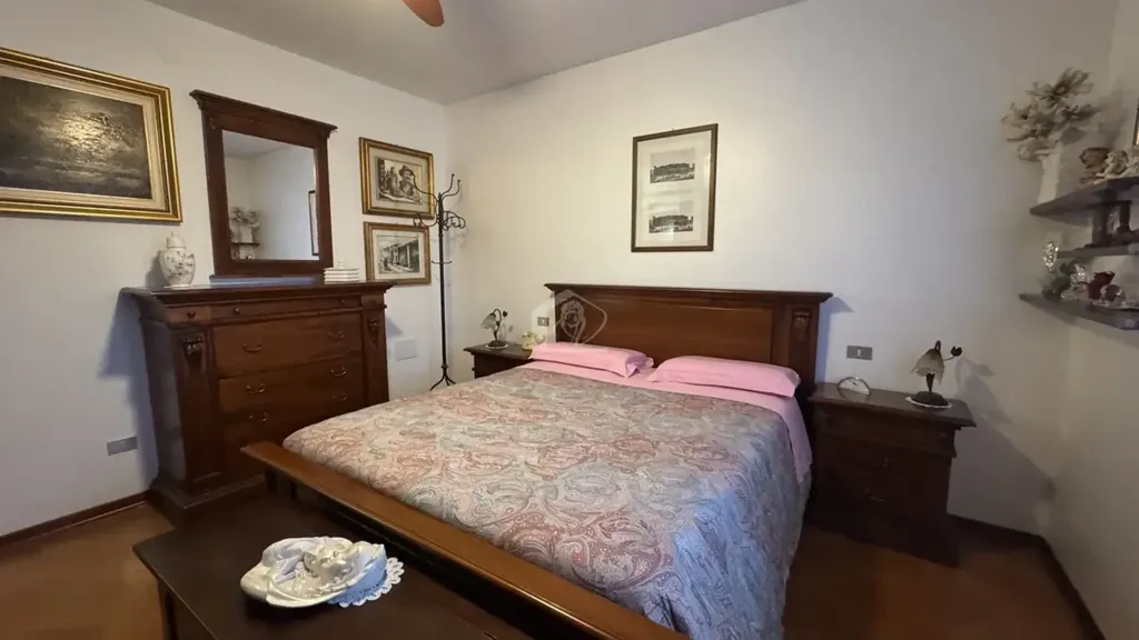Chambres - Modernised Apartment with Balcony in Suzzara