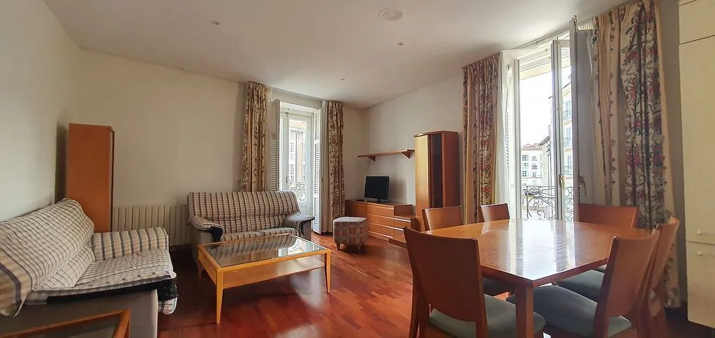 Living Room - 1-Bed Apartment with Balcony in Burgos Centre