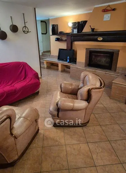 Soggiorno - Rustic Bifamily Villa with Garden in Trecate