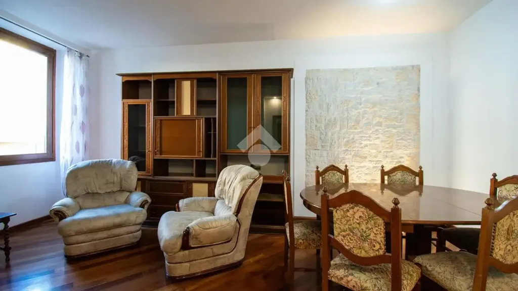 Salle à manger - Two-Level Apartment with Balcony in Manerba del Garda