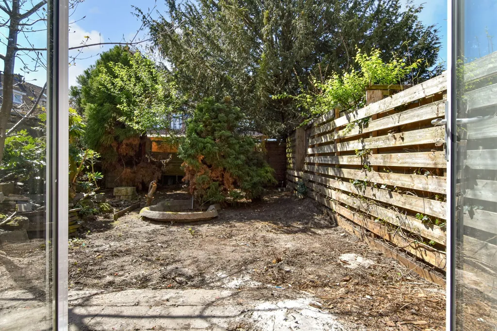 Jardin - Bungalow with Extensive Gardens in Den Haag