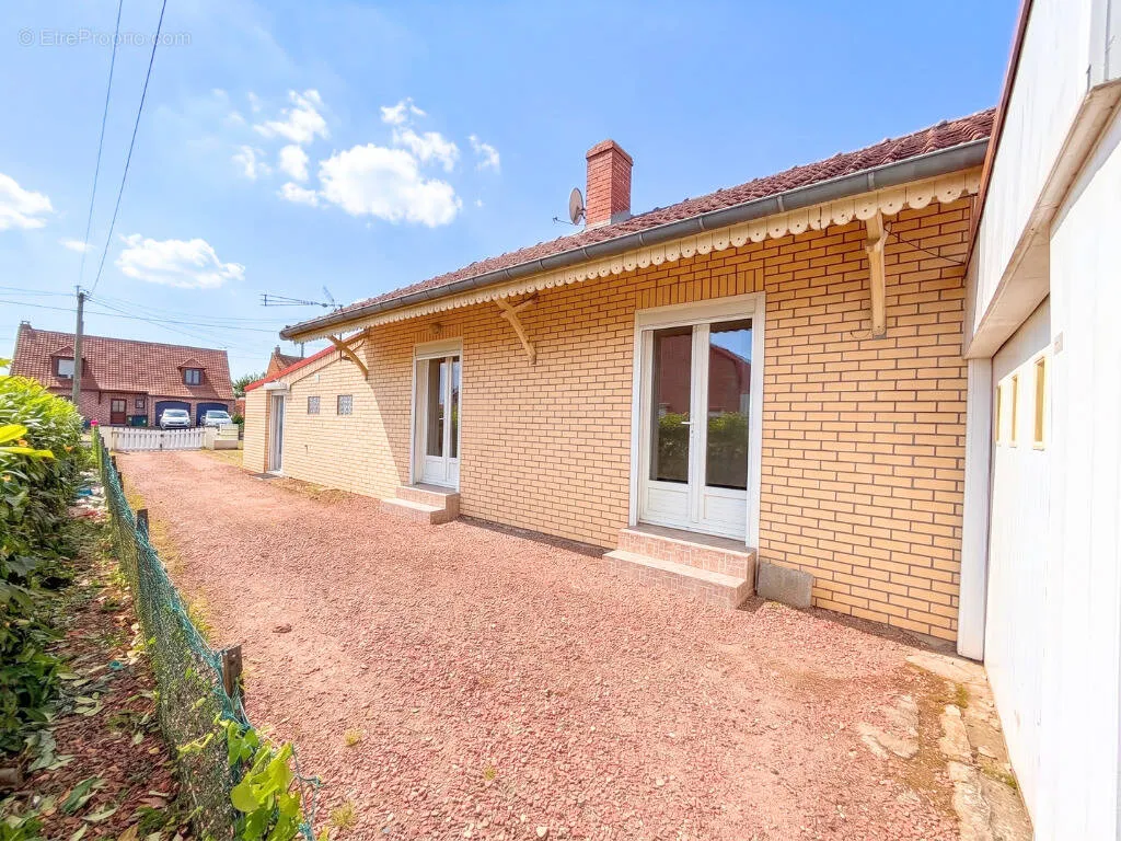 Välivaade - Detached House with Garden in Evolving Location