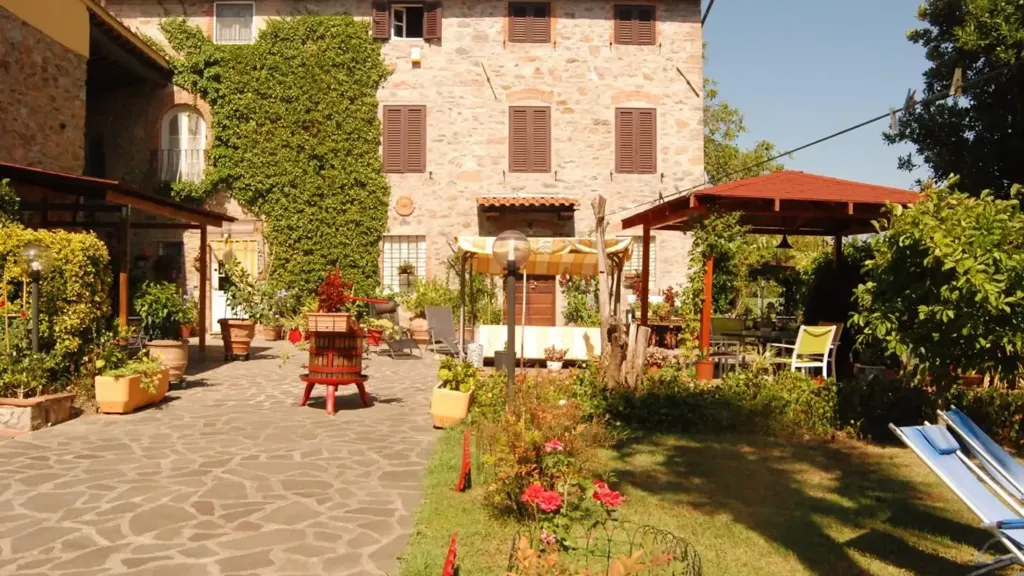 Jardin - Rustic House with Pool in Capannori