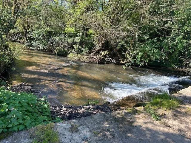 18th-Century Mill with River View in Besse-Sur-Braye