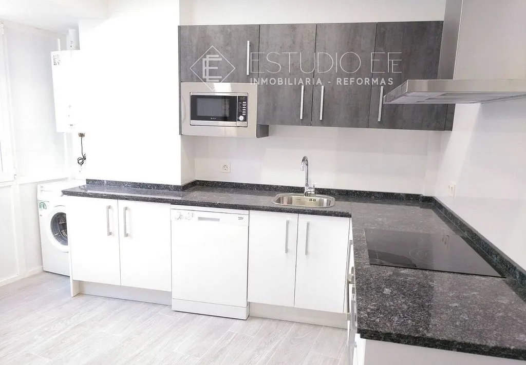Cuisine - Furnished Flat with Central Heating in Salamanca