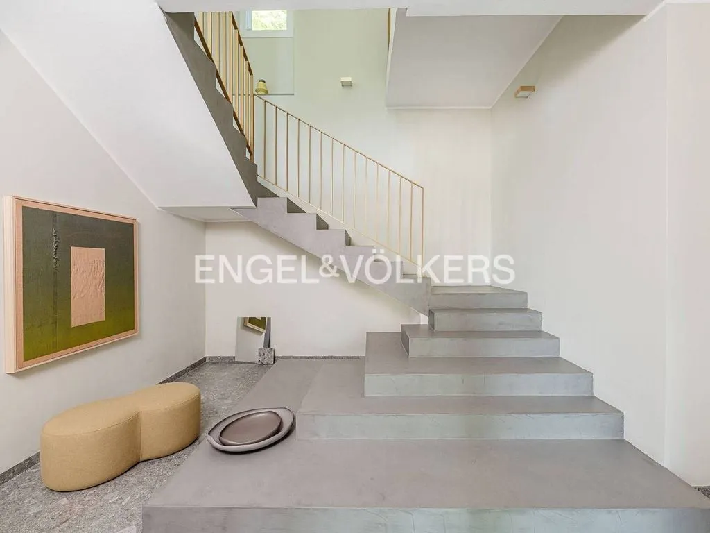 Rooms - Luxury Villa with Panoramic Views in Erba